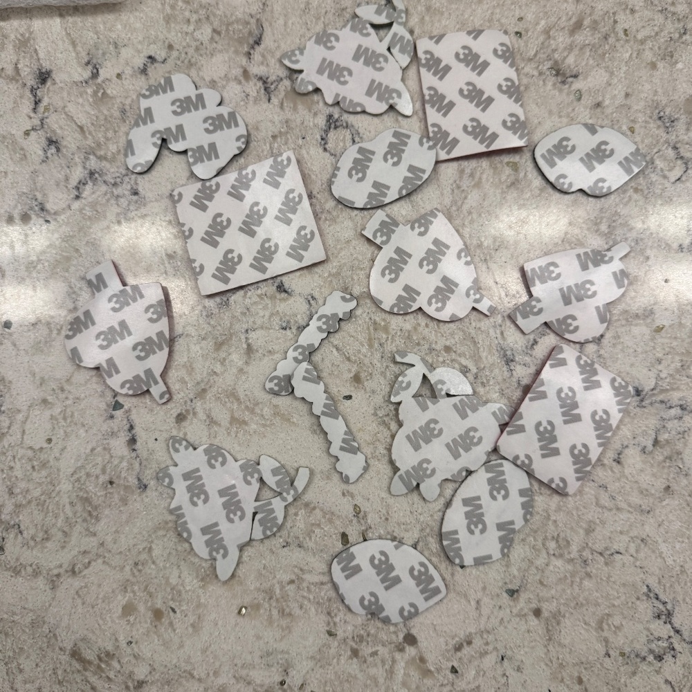 Bundle of 16 Iron‎ on patches or glue on for decorative items - Picture 6 of 6